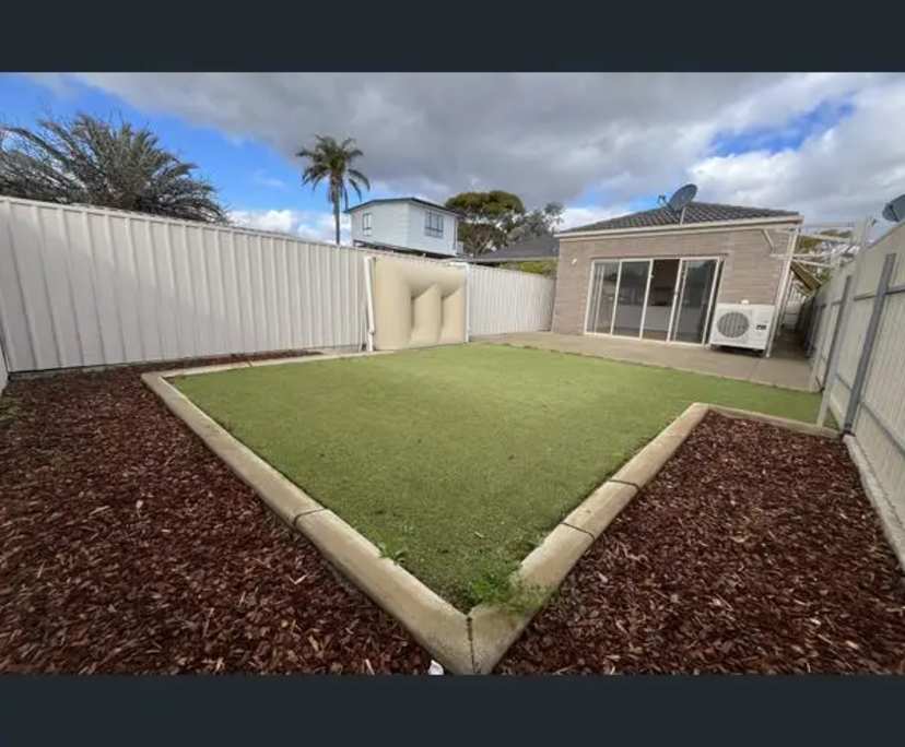 $325, Share-house, 3 bathrooms, Clearview SA 5085