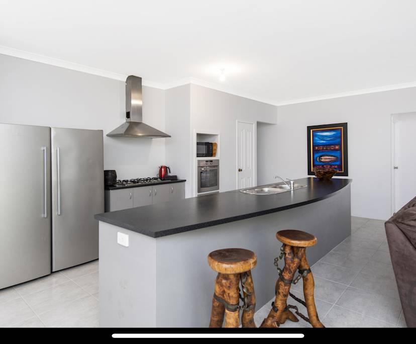 $250, Share-house, 4 bathrooms, Halls Head WA 6210