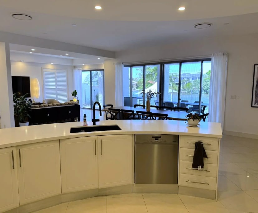 $600, Share-house, 6 bathrooms, Benowa QLD 4217