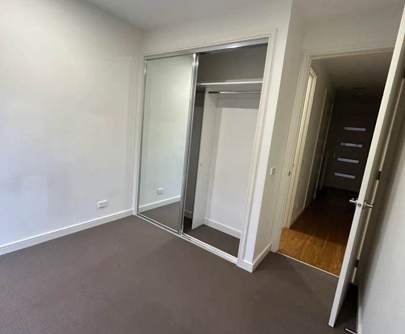 Unfurnished room with own bathroom