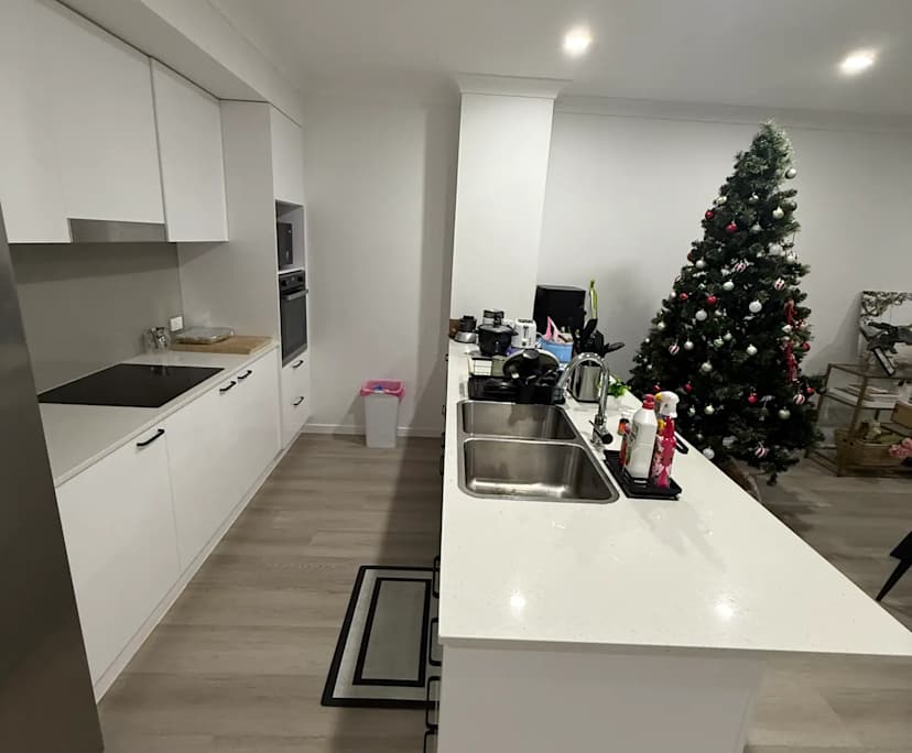 $330, Share-house, 4 bathrooms, Hope Island QLD 4212