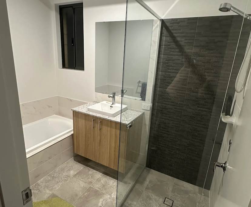 $350, Share-house, 4 bathrooms, Eglinton WA 6034