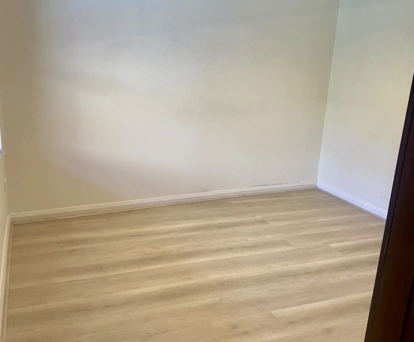 Unfurnished room granny flat for rent