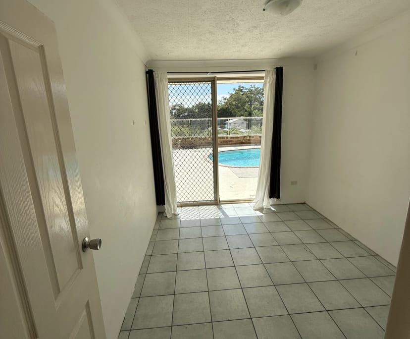 Unfurnished room in a flatshare