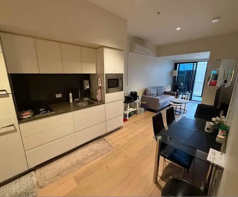 Furnished room in a flatshare