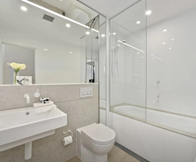 Unfurnished room with own bathroom