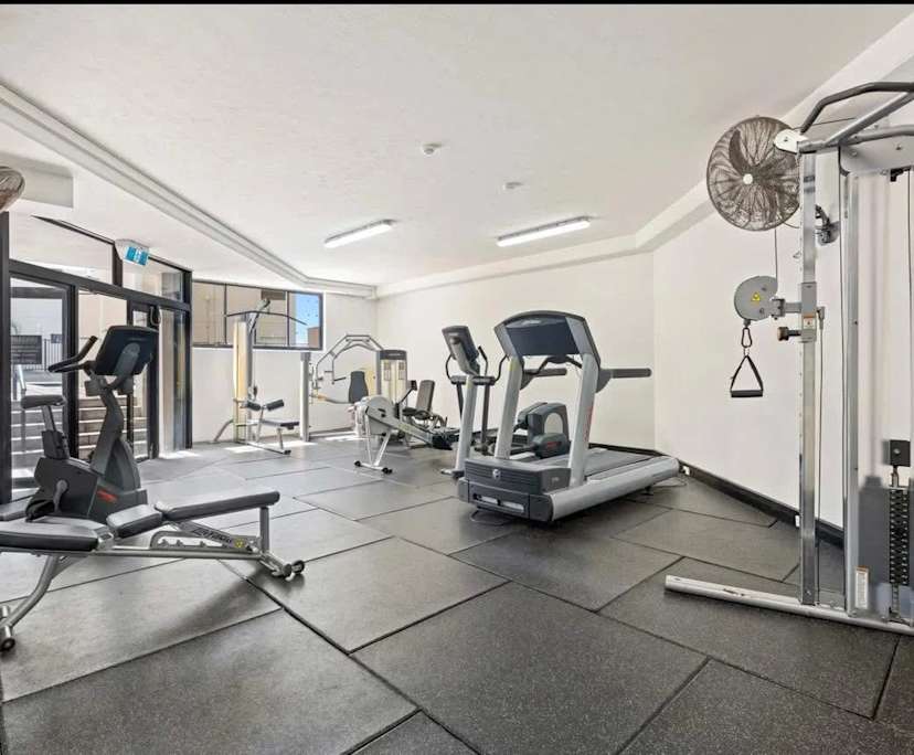Furnished room with ensuite in a flatshare