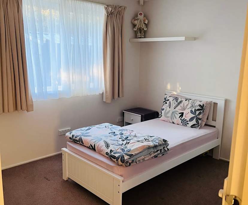 Room in a share house