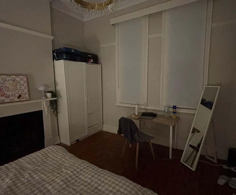 Furnished room in a share house