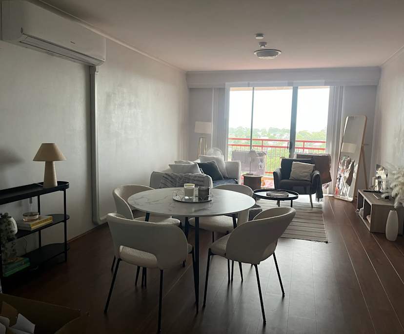 Furnished room with ensuite in a flatshare