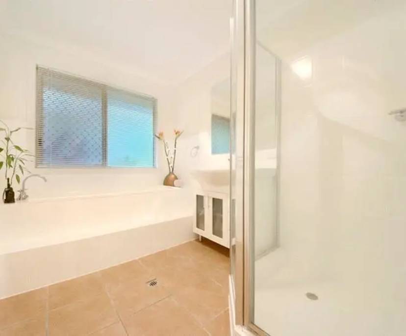 $300, Share-house, 3 bathrooms, Cannonvale QLD 4802