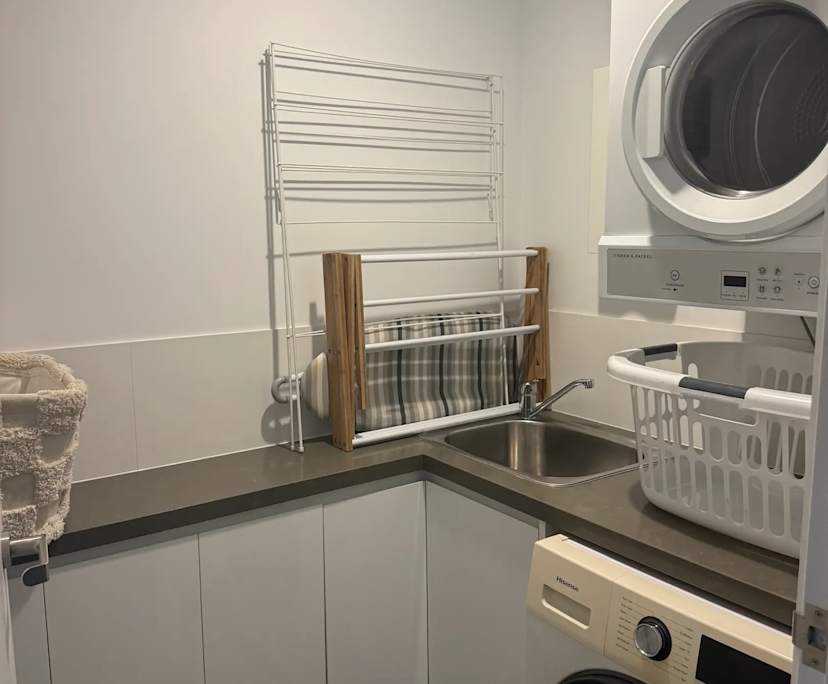 $480, Flatshare, 3 bathrooms, Miami QLD 4220