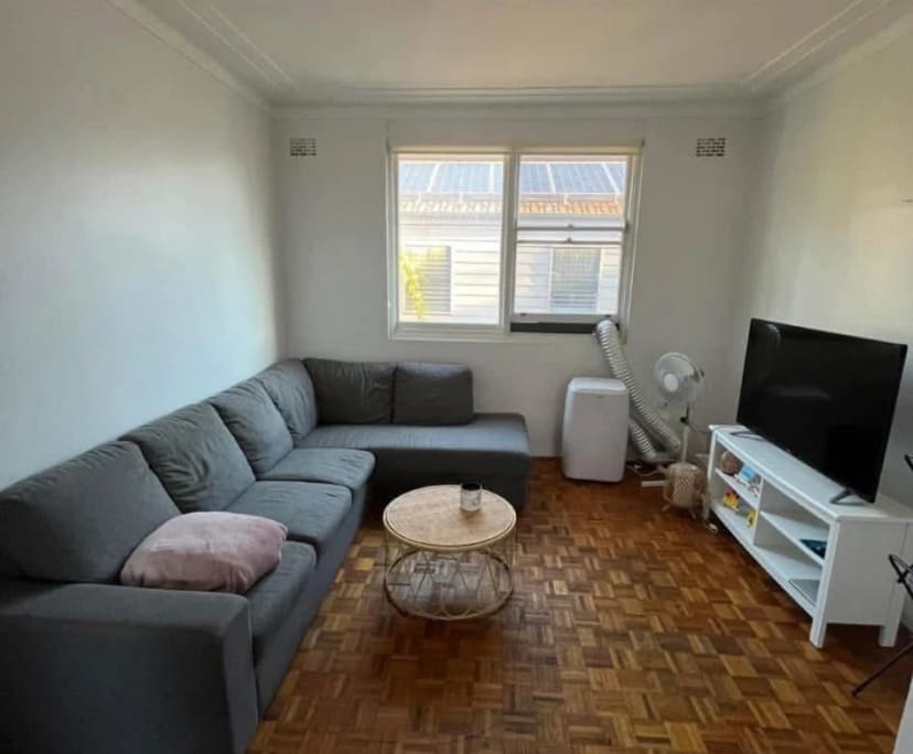 Furnished room in a flatshare