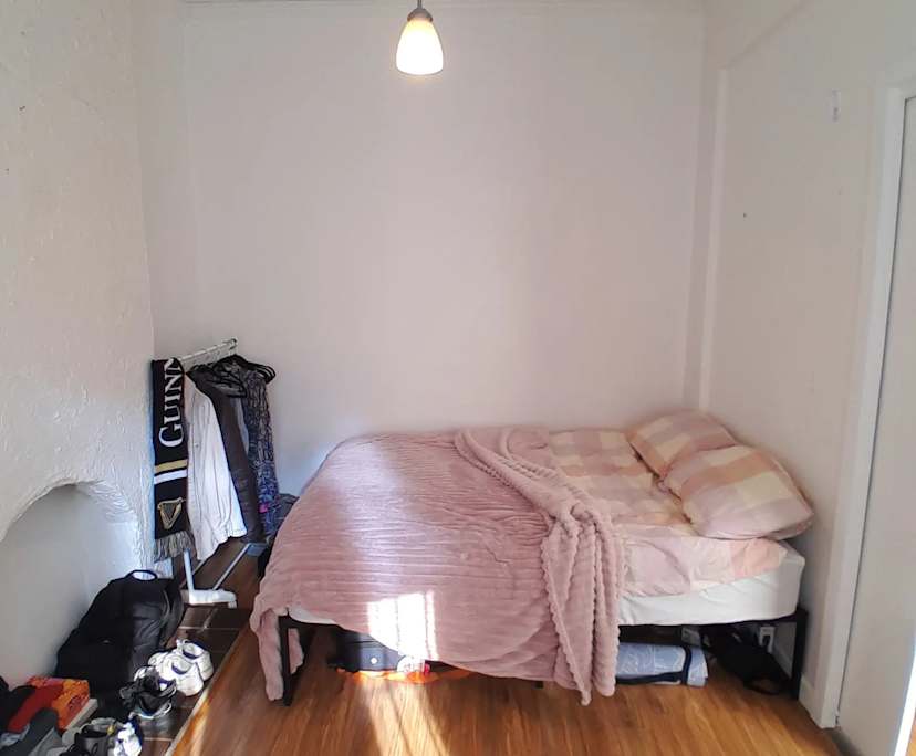 Room in a share house