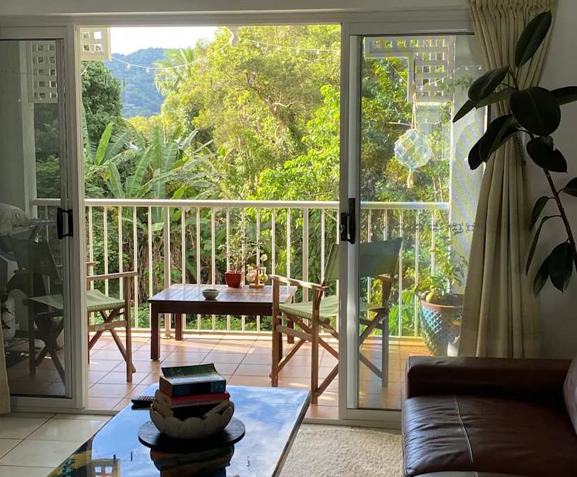 Furnished room in a flatshare