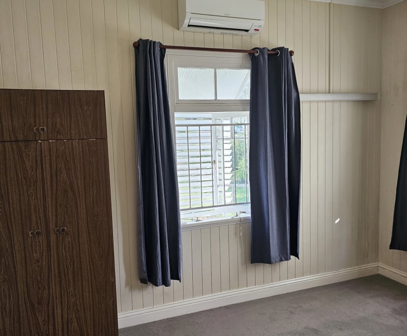 $285, Share-house, 3 bathrooms, Bardon QLD 4064