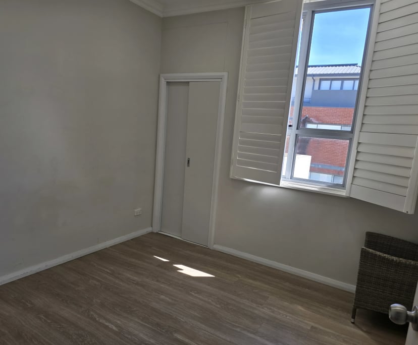 Unfurnished room with ensuite in a flatshare