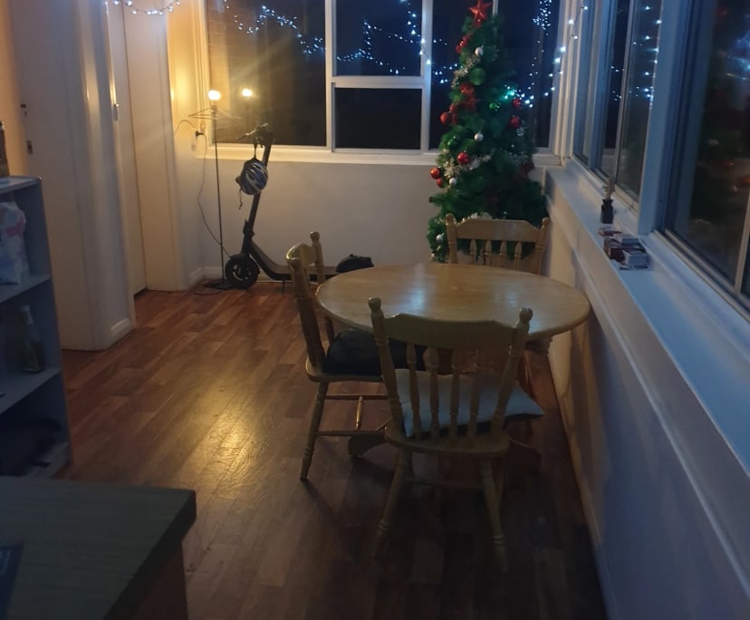 Room in a share house