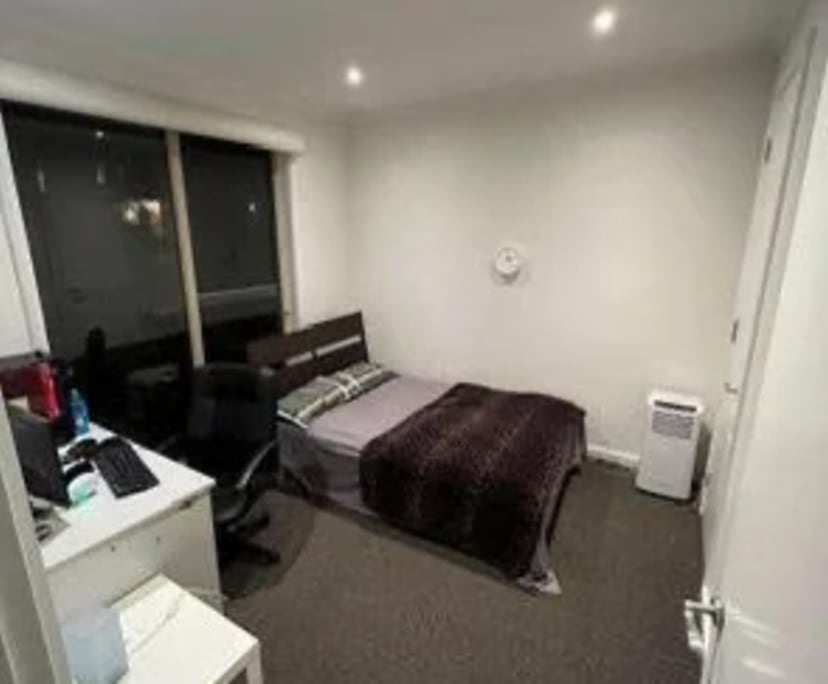 Room in a share house