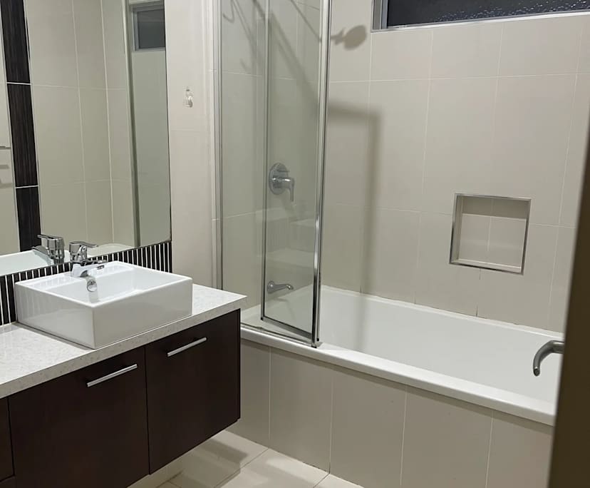 $300, Share-house, 3 bathrooms, Kedron QLD 4031