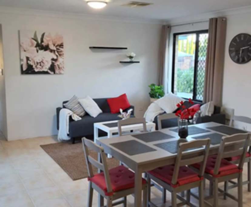 Furnished room in a flatshare