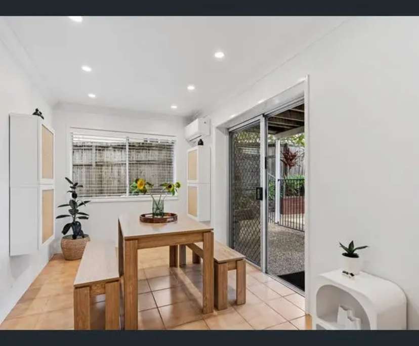 $220, Share-house, 5 bathrooms, Benowa QLD 4217