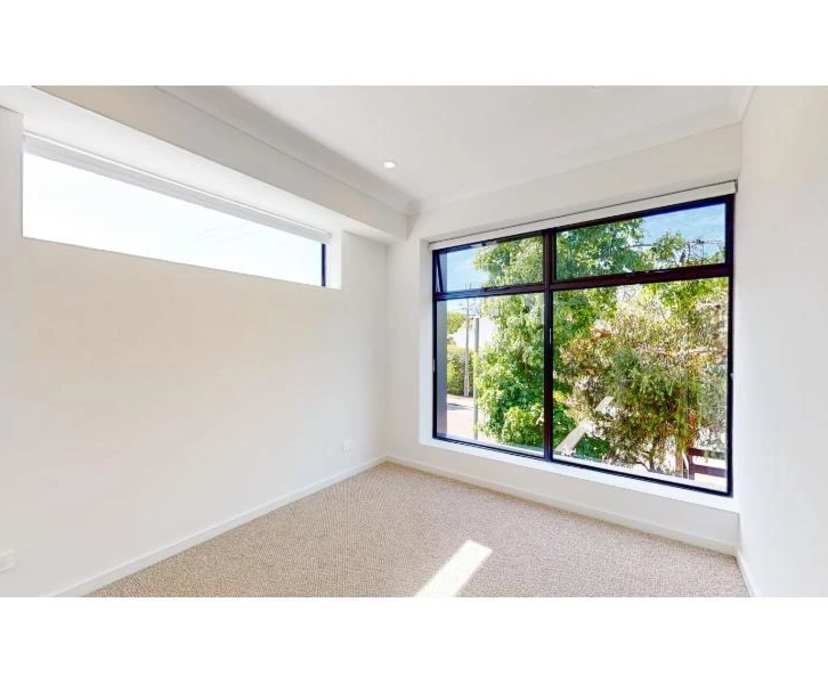 Unfurnished room with own bathroom