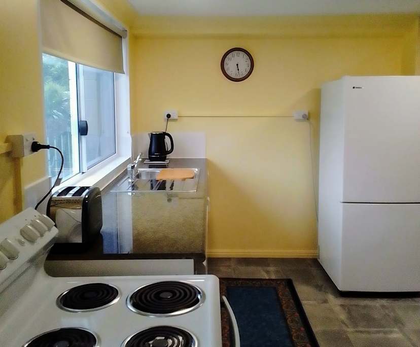 $300, Share-house, 3 bathrooms, Miriam Vale QLD 4677