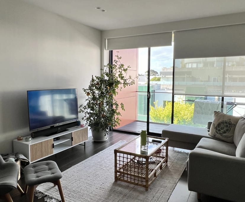 Unfurnished room with own bathroom