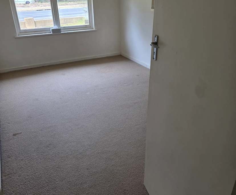 Unfurnished room in a share house