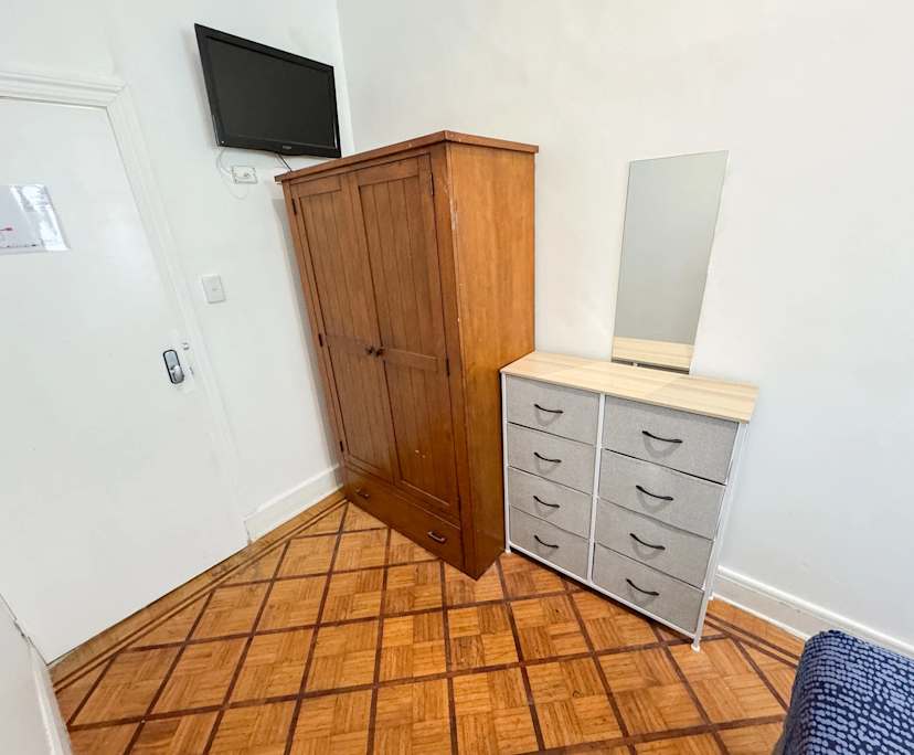 $350, Share-house, 6 bathrooms, Balaclava VIC 3183