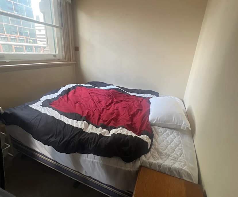 Furnished room in a flatshare