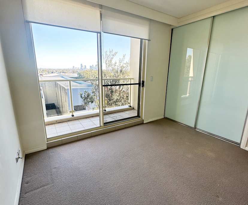 Unfurnished room with own bathroom