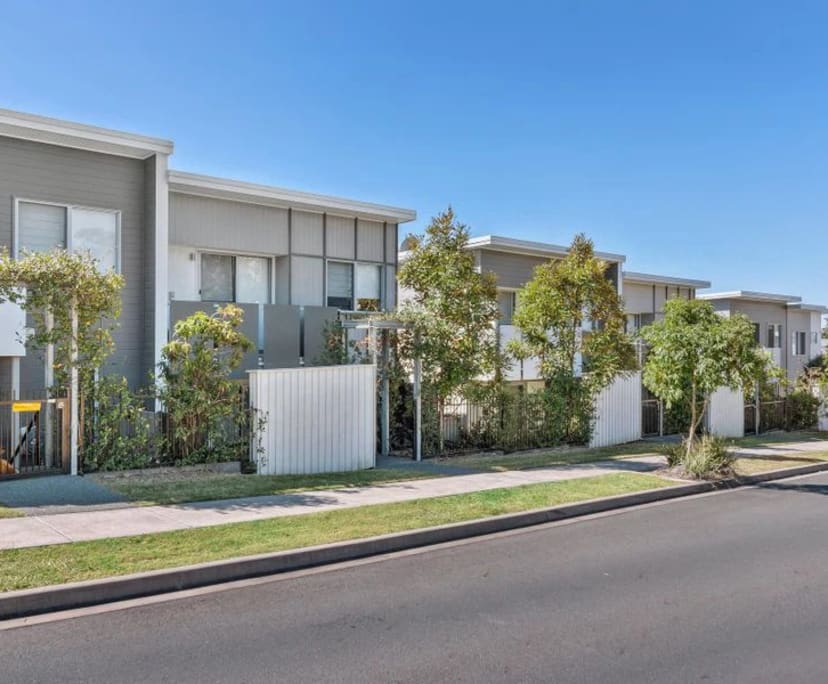 Room for Rent in Oxley, Brisbane 250, Unfurnished...