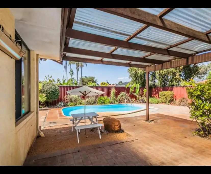 Room in a share house