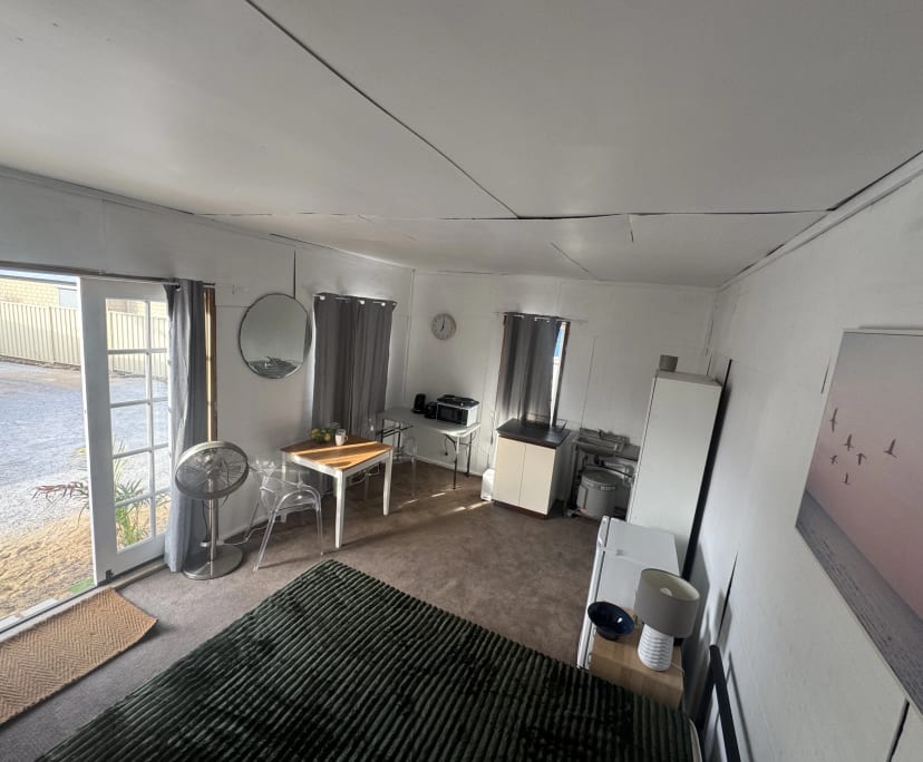 $330, Studio, 1 bathroom, Hamilton Hill WA 6163