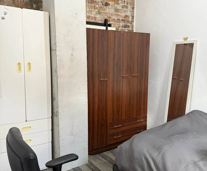 Furnished room in a share house