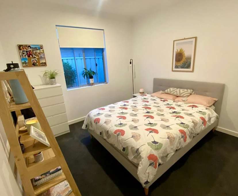 Room in a share house