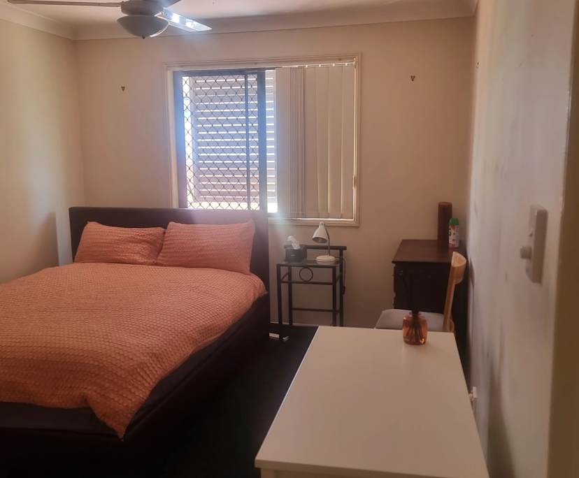 Furnished room with ensuite in a flatshare