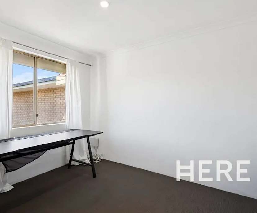 $775, Whole-property, 2 bathrooms, Glendalough WA 6016