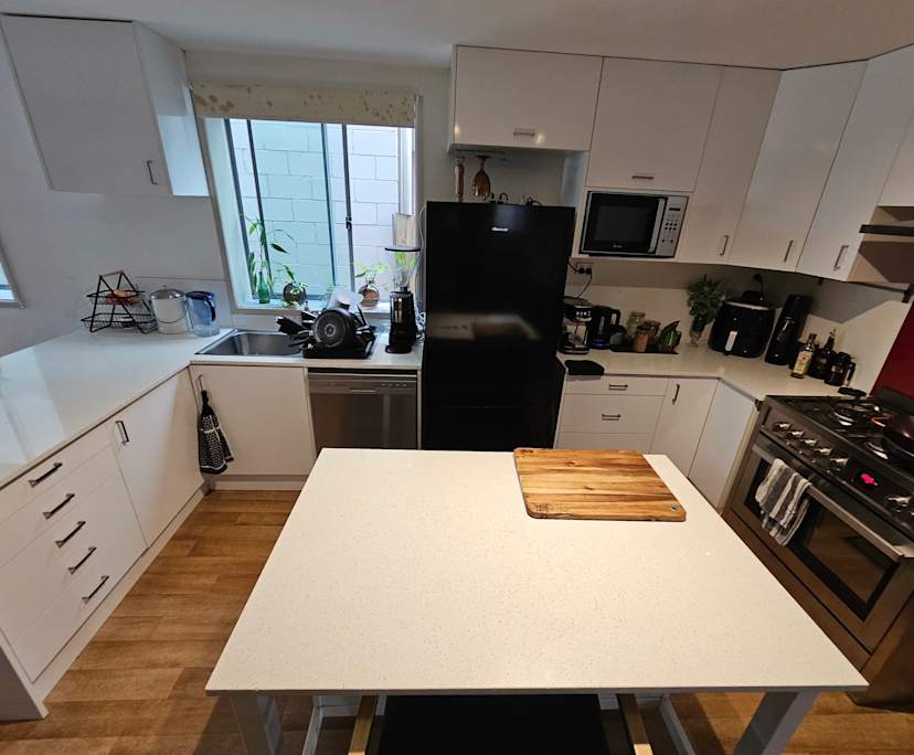 $330, Share-house, 3 bathrooms, Norman Park QLD 4170