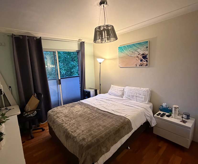 Furnished room in a flatshare