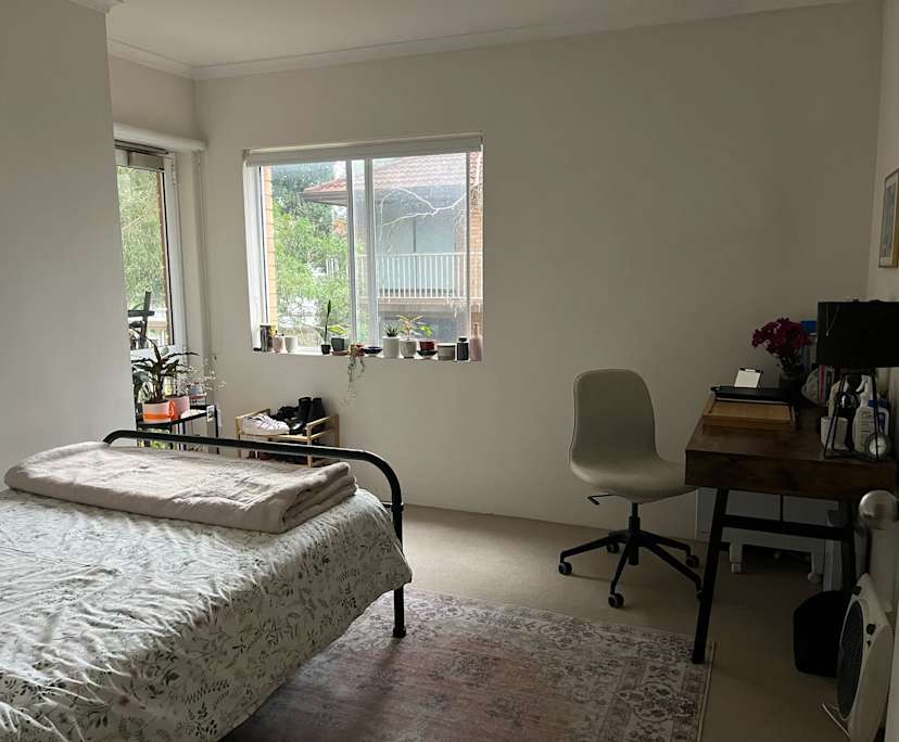 Unfurnished room in a flatshare