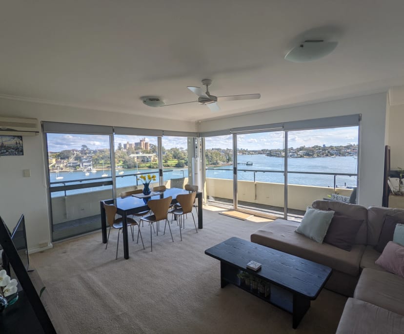 Furnished room in a flatshare