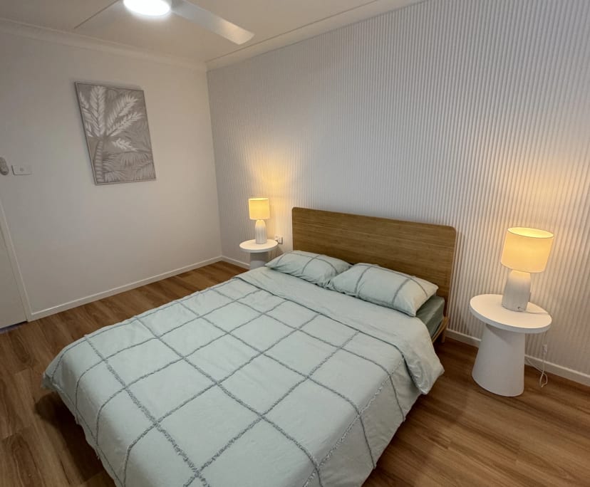 $350, Share-house, 4 bathrooms, Labrador QLD 4215