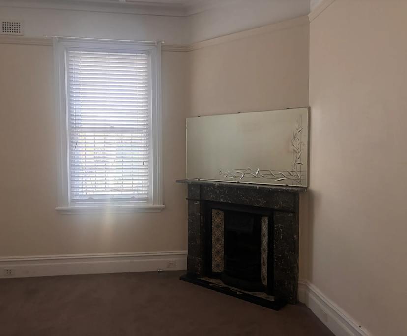 Unfurnished room in a flatshare