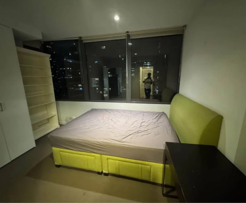 Furnished room with ensuite in a flatshare