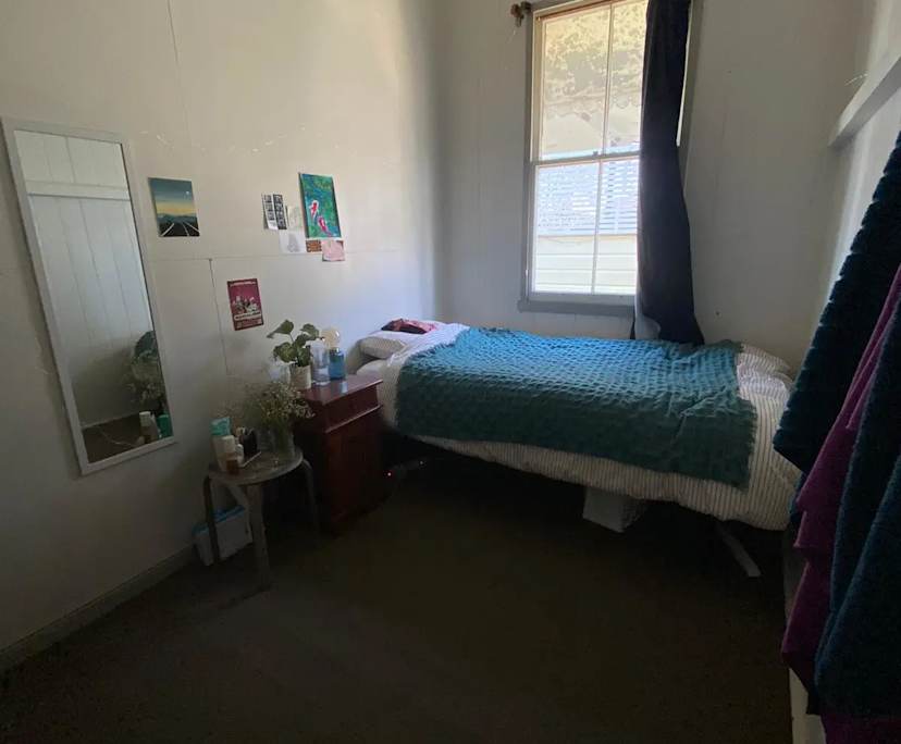 Unfurnished room in a share house