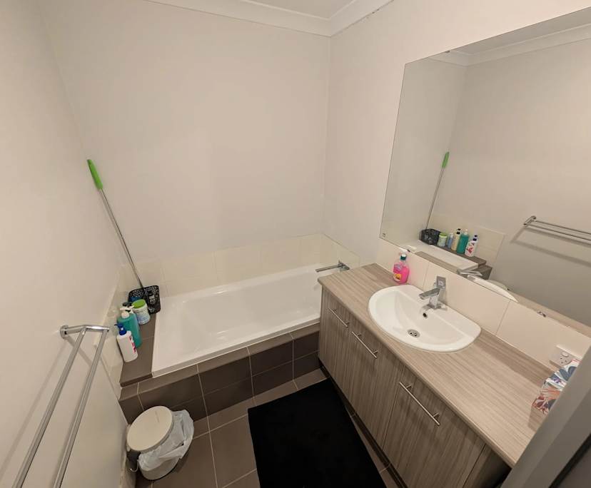 $245, Share-house, 3 bathrooms, Harrisdale WA 6112