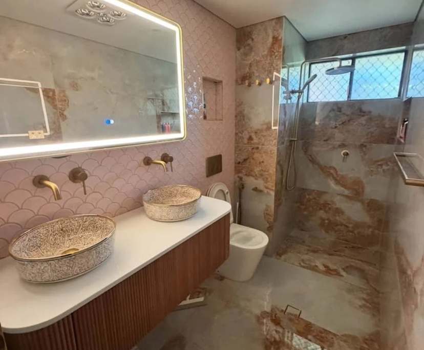 Furnished room with own bathroom
